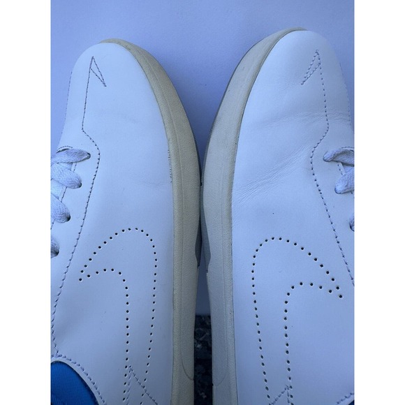 Athletic_Shoes